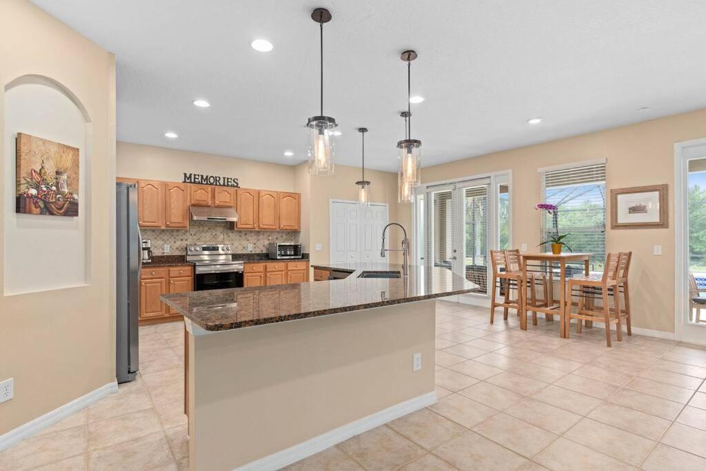 Lakeview W/8 Bedroom 5 Kingsuite 3 Miles To Disney Kissimmee Dış mekan fotoğraf