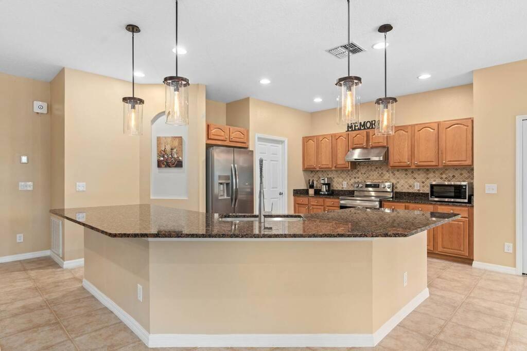 Lakeview W/8 Bedroom 5 Kingsuite 3 Miles To Disney Kissimmee Dış mekan fotoğraf